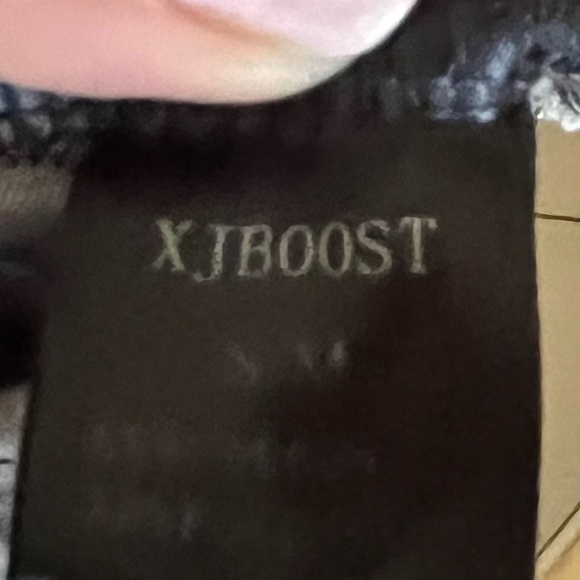 Leggings body contouring size small! Gym, workout and every day wear! - Picture 5 of 7